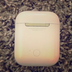 AirPod charging case (Generation 1)
